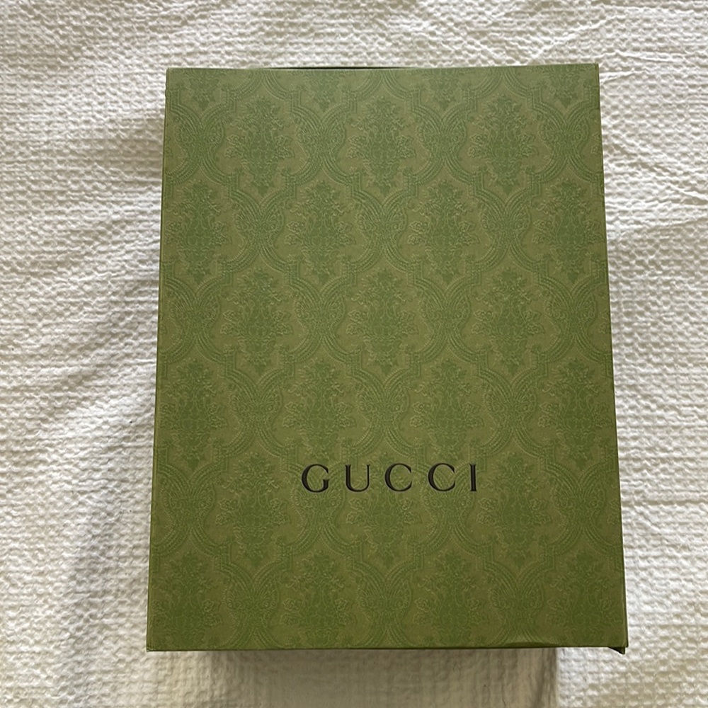 Large magnetic Gucci gift box with dust bag and Gucci ribbon
